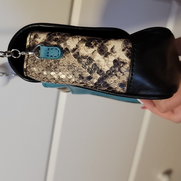 Brighton My Flat in London Purse - Picture 4 of 11